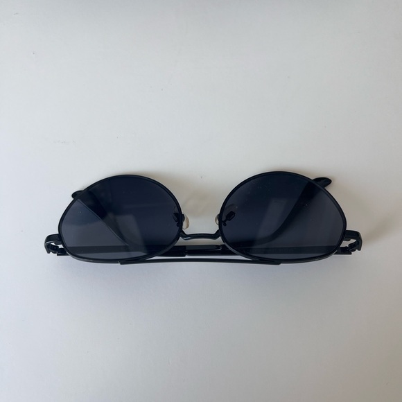 Black aviator sunglasses - Picture 3 of 4